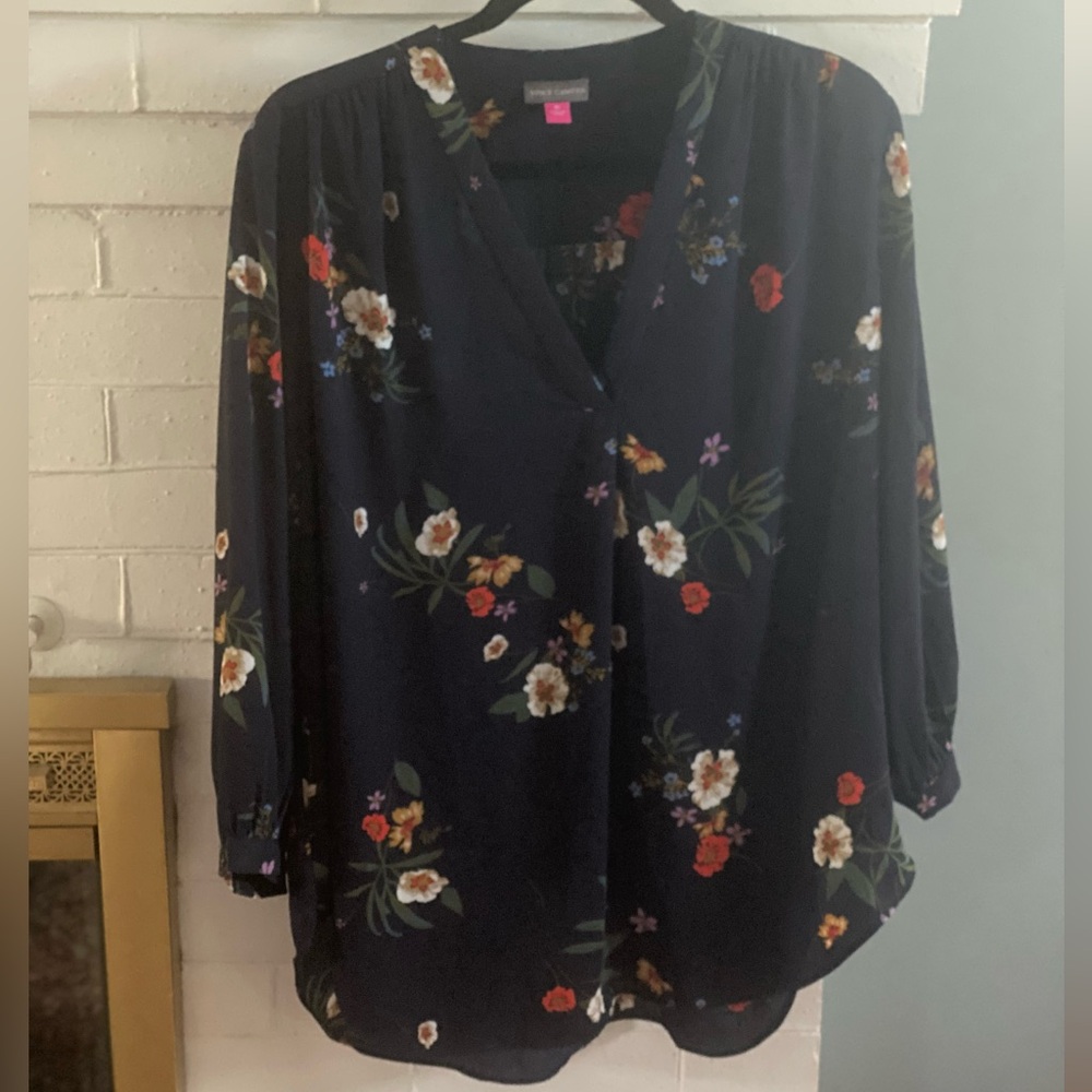 Sz 1x Vince Camuto Top